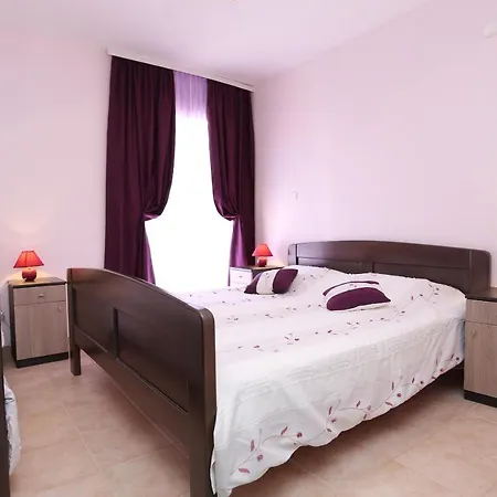 Apartment By The Sea Razanj, Rogoznica - 10318